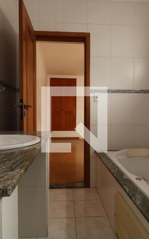 Casa para alugar com 280m², 3 quartos e 1 vagaBanheiro da Suíte 1