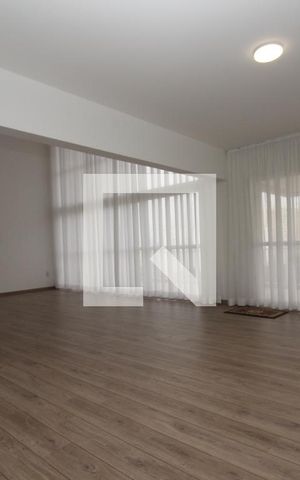 Apartamento para alugar com 238m², 4 quartos e 4 vagassala