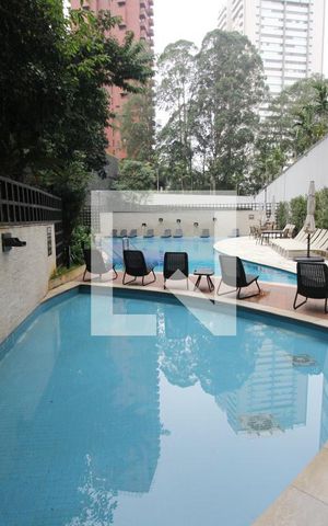 Apartamento para alugar com 238m², 4 quartos e 4 vagasÁrea comum - Piscina