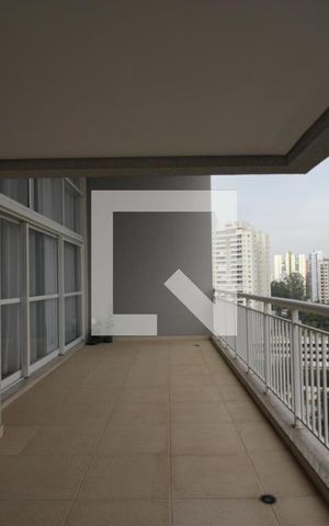 Apartamento para alugar com 238m², 4 quartos e 4 vagasSacada