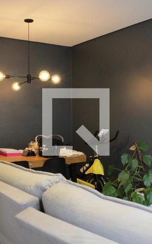 Casa de condomínio à venda com 130m², 2 quartos e 2 vagasSala