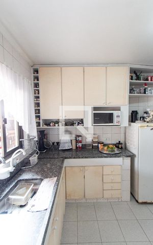 Casa à venda com 280m², 3 quartos e 7 vagas Casa à venda com 280m², 3 quartos e 7 vagasCozinha