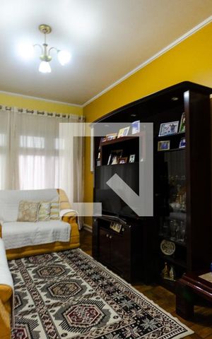 Casa à venda com 234m², 4 quartos e 2 vagas Casa à venda com 234m², 4 quartos e 2 vagasSala da tv