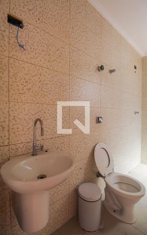 Casa para alugar com 180m², 3 quartos e 4 vagas Casa para alugar com 180m², 3 quartos e 4 vagasBanheiro