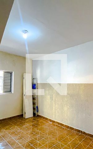Casa para alugar com 43m², 1 quarto e sem vagaQuarto