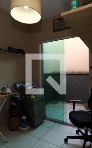 Casa à venda com 142m², 3 quartos e 2 vagasEscritório
