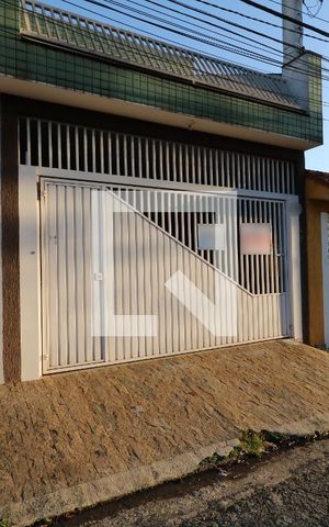 Casa à venda com 142m², 3 quartos e 2 vagasFachada