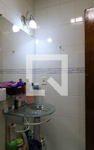 Casa à venda com 142m², 3 quartos e 2 vagasBanheiro Social