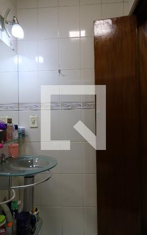 Casa à venda com 142m², 3 quartos e 2 vagasBanheiro Social