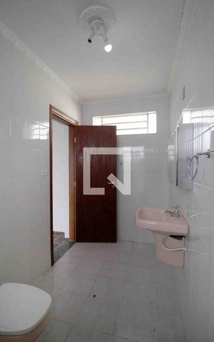 Casa para alugar com 343m², 5 quartos e 8 vagasBanheiro da Suíte 2