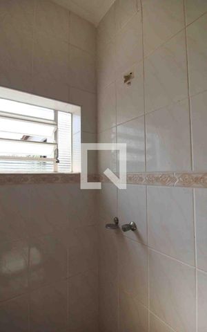 Casa para alugar com 343m², 5 quartos e 8 vagasBanheiro Edícula