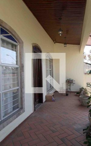 Casa para alugar com 343m², 5 quartos e 8 vagasFachada