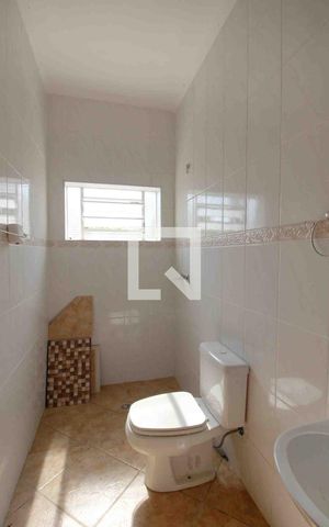 Casa para alugar com 343m², 5 quartos e 8 vagasBanheiro Edícula