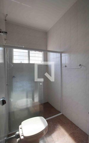 Casa para alugar com 343m², 5 quartos e 8 vagasBanheiro da Suíte