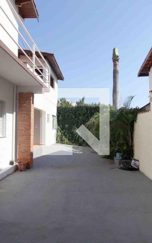 Casa para alugar com 343m², 5 quartos e 8 vagasÁrea externa