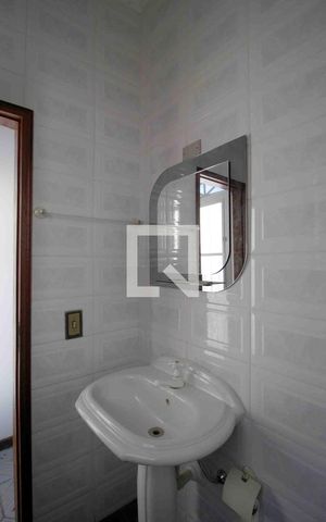 Casa para alugar com 343m², 5 quartos e 8 vagasBanheiro