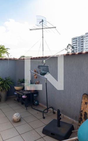 Casa à venda com 200m², 5 quartos e 2 vagasQuintal dos Fundos