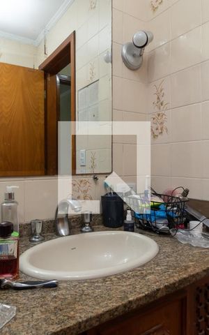 Casa à venda com 200m², 5 quartos e 2 vagasBanheiro 1