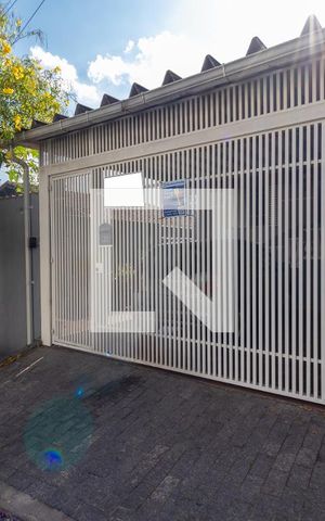 Casa à venda com 200m², 5 quartos e 2 vagasFachada