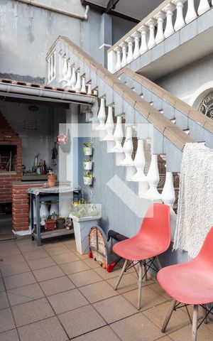 Casa à venda com 200m², 5 quartos e 2 vagasQuintal dos Fundos