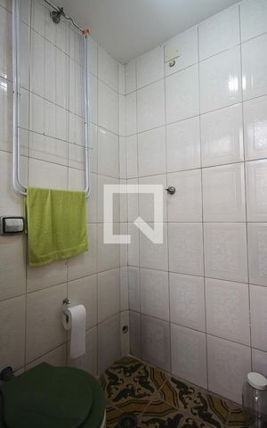 Casa à venda com 123m², 2 quartos e 1 vaga Casa à venda com 123m², 2 quartos e 1 vagaBanheiro de Serviço