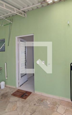 Casa para alugar com 40m², 2 quartos e 1 vagaÁrea de Serviço