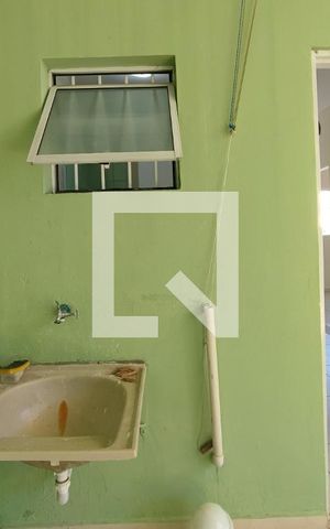 Casa para alugar com 40m², 2 quartos e 1 vagaÁrea de Serviço