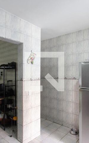 Casa à venda com 300m², 4 quartos e 2 vagas Casa à venda com 300m², 4 quartos e 2 vagasCozinha