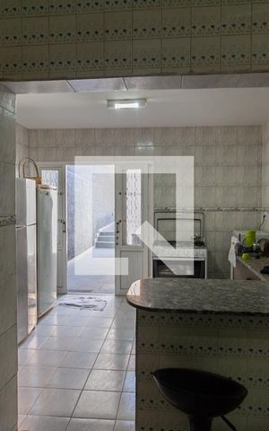 Casa à venda com 300m², 4 quartos e 2 vagas Casa à venda com 300m², 4 quartos e 2 vagasCozinha