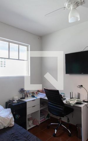 Casa à venda com 300m², 4 quartos e 2 vagas Casa à venda com 300m², 4 quartos e 2 vagasQuarto 1