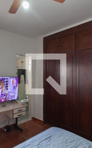Casa à venda com 300m², 4 quartos e 2 vagas Casa à venda com 300m², 4 quartos e 2 vagasSuíte