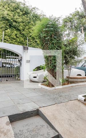 Casa para alugar com 380m², 3 quartos e 8 vagas Casa para alugar com 380m², 3 quartos e 8 vagasGaragem