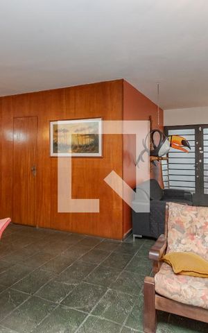 Casa para alugar com 380m², 3 quartos e 8 vagas Casa para alugar com 380m², 3 quartos e 8 vagasSala