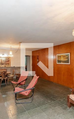 Casa para alugar com 380m², 3 quartos e 8 vagas Casa para alugar com 380m², 3 quartos e 8 vagasSala