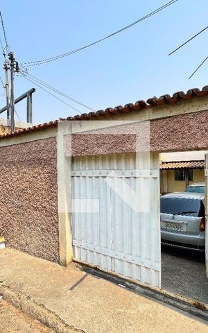 Casa à venda com 360m², 3 quartos e 4 vagas Casa à venda com 360m², 3 quartos e 4 vagasFachada