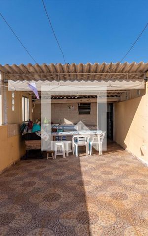 Casa à venda com 264m², 4 quartos e 2 vagas Casa à venda com 264m², 4 quartos e 2 vagasQuintal