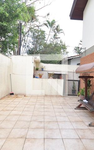 Casa para alugar com 320m², 3 quartos e 5 vagasQuintal