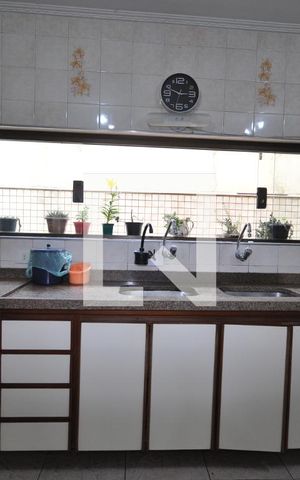 Casa para alugar com 320m², 3 quartos e 5 vagasCozinha