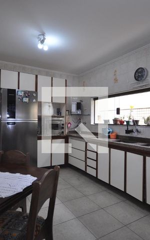 Casa para alugar com 320m², 3 quartos e 5 vagasCozinha