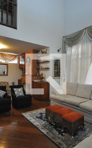 Casa para alugar com 320m², 3 quartos e 5 vagasSala