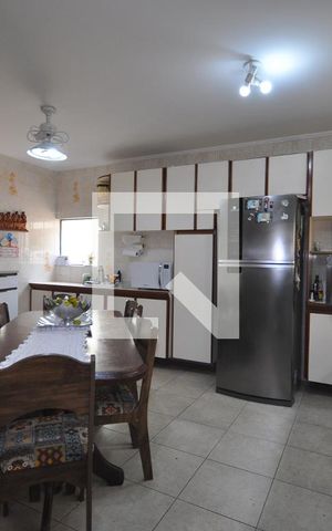 Casa para alugar com 320m², 3 quartos e 5 vagasCozinha