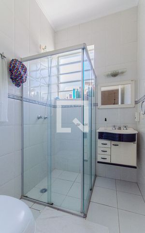 Casa à venda com 280m², 3 quartos e 4 vagas Casa à venda com 280m², 3 quartos e 4 vagasBanheiro