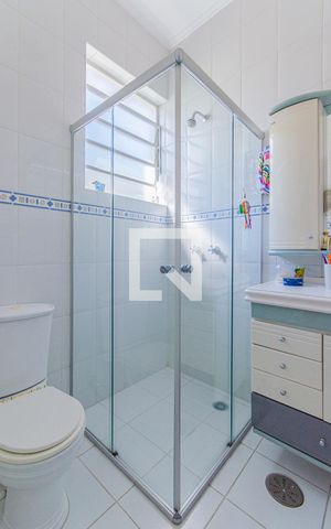 Casa à venda com 280m², 3 quartos e 4 vagas Casa à venda com 280m², 3 quartos e 4 vagasBanheiro da Suíte 1