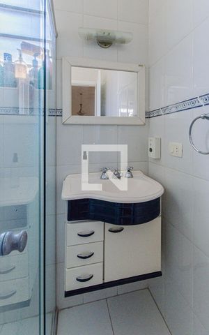 Casa à venda com 280m², 3 quartos e 4 vagas Casa à venda com 280m², 3 quartos e 4 vagasBanheiro