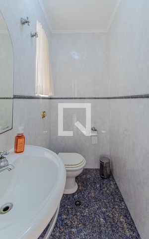 Casa à venda com 280m², 3 quartos e 4 vagas Casa à venda com 280m², 3 quartos e 4 vagasLavabo