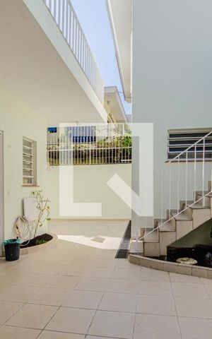Casa à venda com 280m², 3 quartos e 4 vagas Casa à venda com 280m², 3 quartos e 4 vagasQuintal