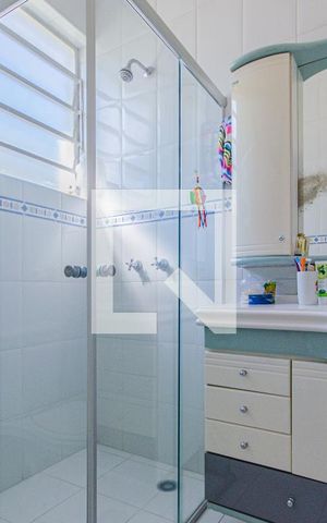 Casa à venda com 280m², 3 quartos e 4 vagas Casa à venda com 280m², 3 quartos e 4 vagasBanheiro da Suíte 1