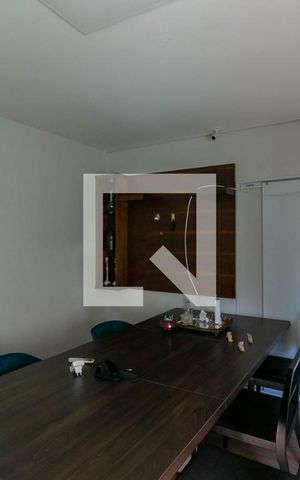 Casa à venda com 300m², 5 quartos e 4 vagas Casa à venda com 300m², 5 quartos e 4 vagasQuarto