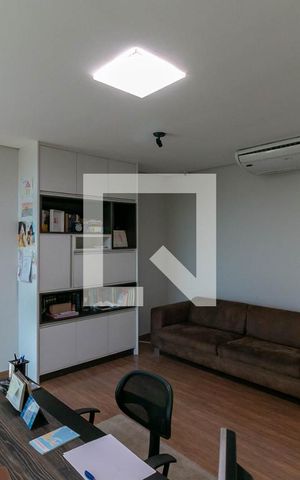Casa à venda com 300m², 5 quartos e 4 vagas Casa à venda com 300m², 5 quartos e 4 vagasSala