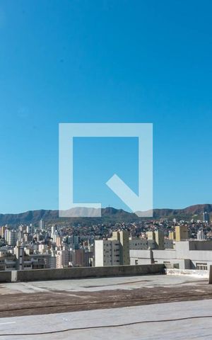 Casa à venda com 300m², 5 quartos e 4 vagas Casa à venda com 300m², 5 quartos e 4 vagasVista Quarto